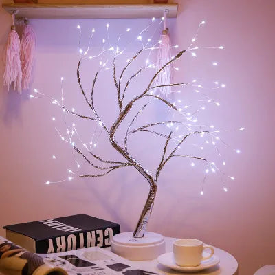 Ilumina tu Hogar con Encanto Festivo: Mini Árbol de Navidad de LED con Cable de Cobre