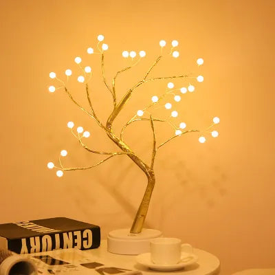 Ilumina tu Hogar con Encanto Festivo: Mini Árbol de Navidad de LED con Cable de Cobre